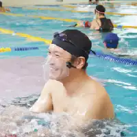 コーチが指導している写真